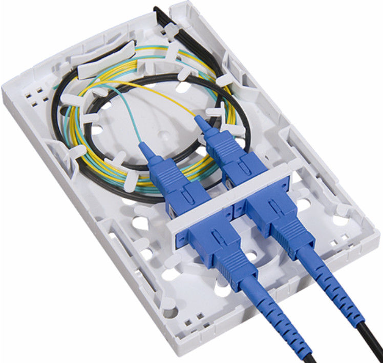 FTTH 2 retira o núcleo dos adaptadores de fibra ótica do SC do ABS 2pcs do PC da caixa da terminação internos ou exteriores