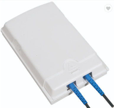 FTTH 2 retira o núcleo dos adaptadores de fibra ótica do SC do ABS 2pcs do PC da caixa da terminação internos ou exteriores