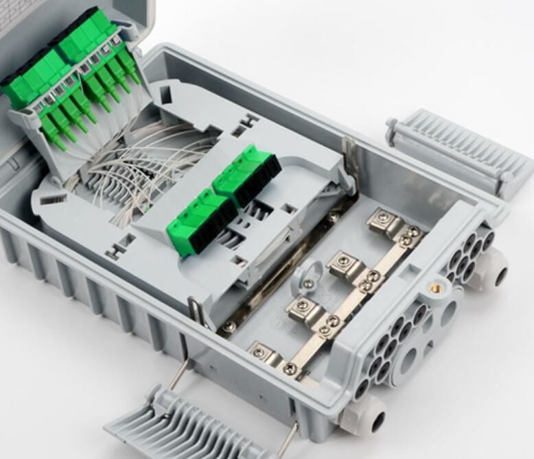 Porto exterior de Ftth 2 Inlet+Mid-Span da parede da fibra ótica da caixa comum, tomada 16 para os cabos pendentes
