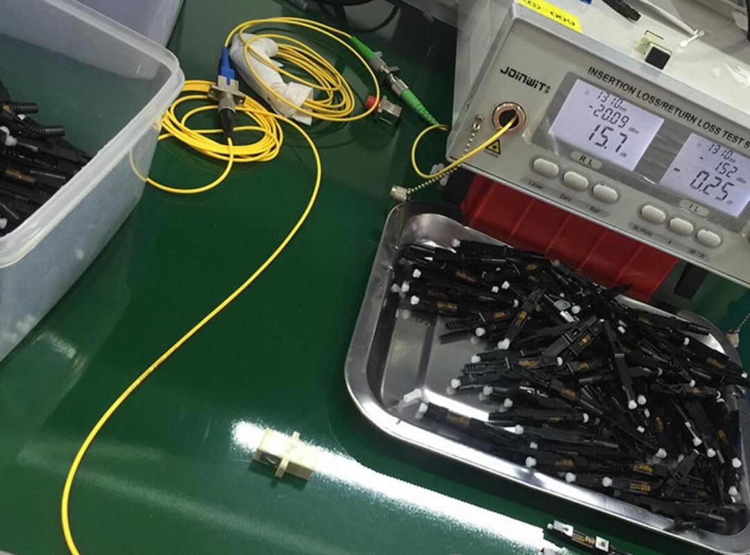 Única perda de inserção rápida encaixada 0.3DB do conector do SC APC do molde que lustra Stype